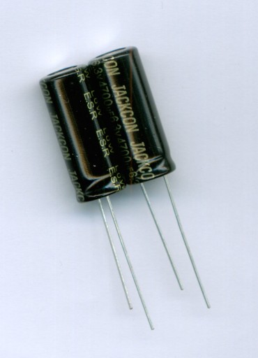 4700uF 6,3 V 4700 µF 6,3 V NÍZKY ESR (10 KS) ELEKTROLYTICKÝ KONDENZÁTOR