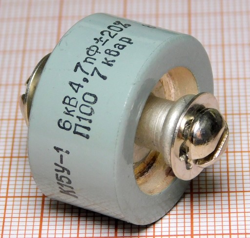 Keramický kondenzátor 4,7pF 6kV 7kWar
