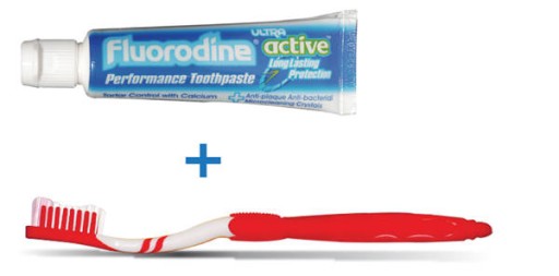 Fluorodine Travel Kit Súprava zubnej kefky Zubná pasta 15m