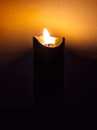 Vložka na sviečku na batérie LED sviečka 15 cm Čierny POHYBLIVÝ PLAMEŇ