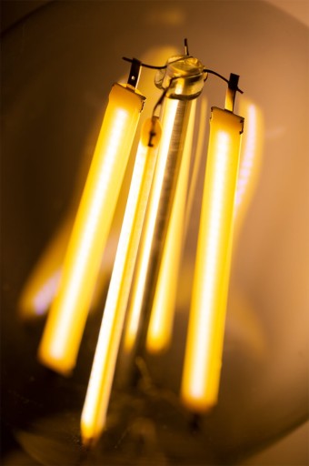 LED GUĽOVÁ žiarovka E14 7W 4000K FILAMENT LUMILED