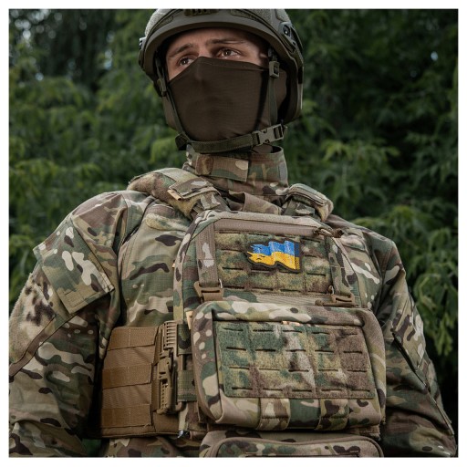VELCRO NÁŠIVKA UKRAJINA FLAG COMBAT ZELENÉ POZADIE ODMENY VYŠÍVANÉ M-TAC