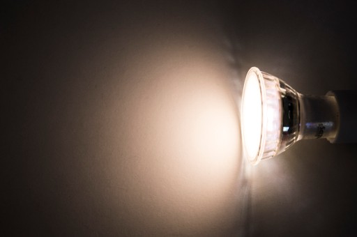 LED ŽIAROVKA GU10 4,9W 3000K teplá biela 120° 550lm PHILIPS