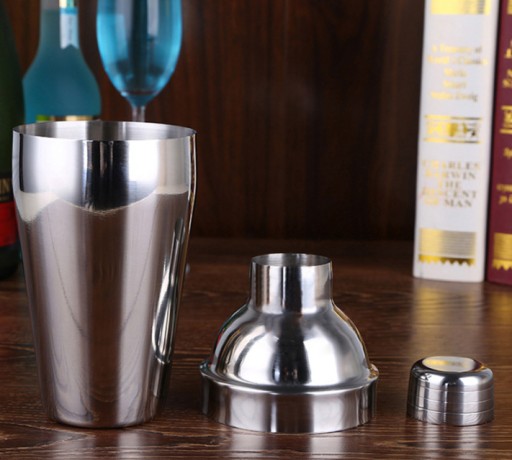STEEL BARTENDER COCKTAIL SHAKER NA NÁPOJE 750ML