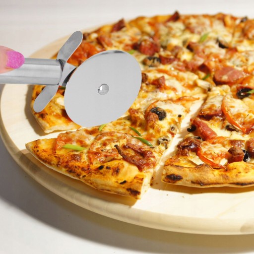 PIZZA KNIFE krájač ostrý okrúhly nôž vyrobený z nerezovej ocele na krájanie