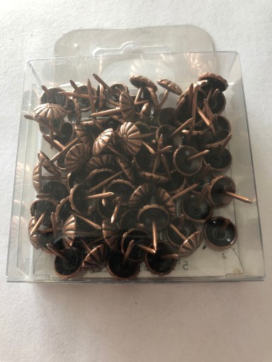 GOMBÍKY ČALÚNNE medené špendlíky 9,5 mm - 100 ks
