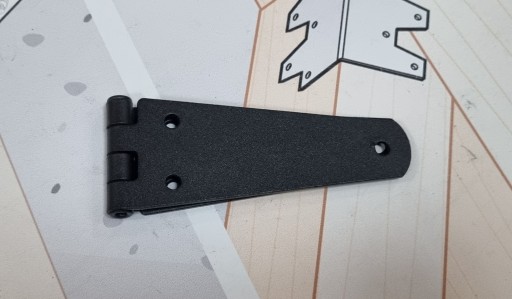 TROJUHOLNÍKOVÝ PÁNT 200X35X2MM ZTS200 ČIERNA DEKORATÍVNA