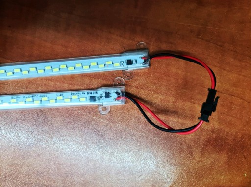 LED pásová nábytková lampa 100 cm studená