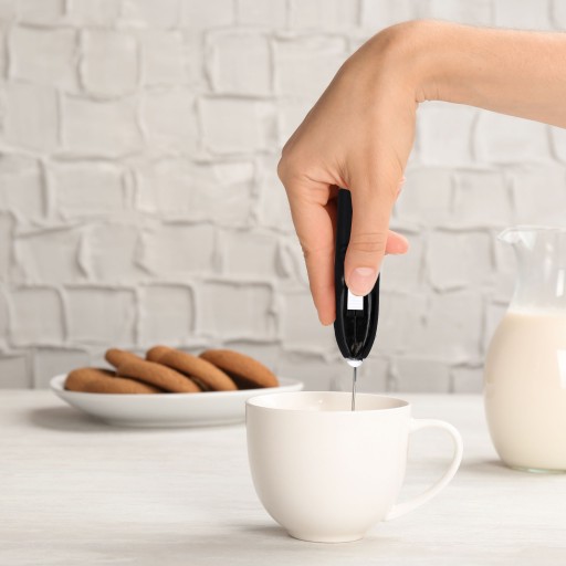 NAPEŇOVAČ, ŠKĽAVA na kávu, mlieko, penu, cappuccino, mini elektrický mixér