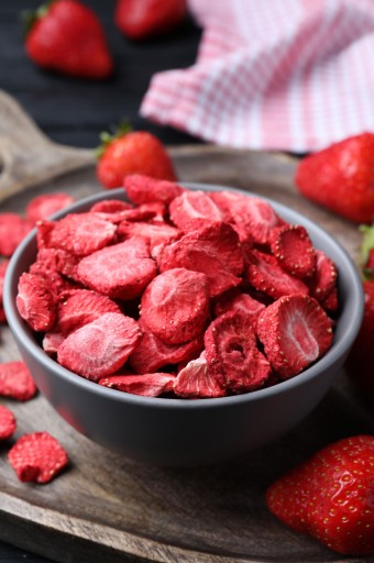 MRAZOM SUŠENÉ JAHODOVÉ Plátky 20g Sušené jahody BEZ CUKRU natural