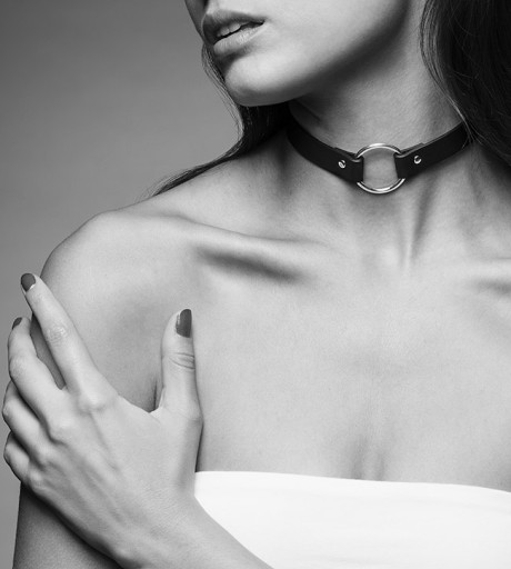 SEXY CHOKER S PRSTEŇOM