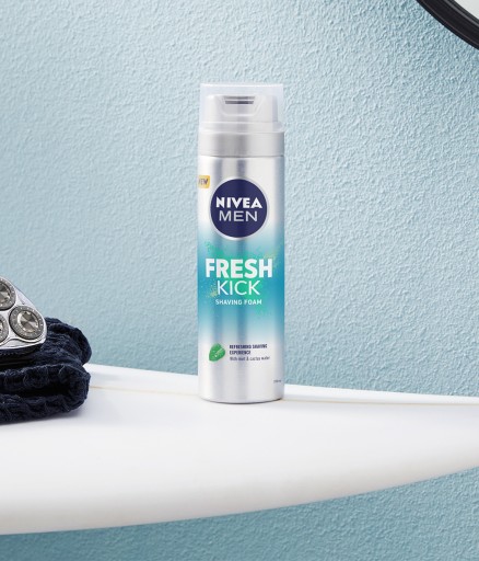 NIVEA MEN FRESH KICK Osviežujúca pena na holenie pre mužov 200 ml