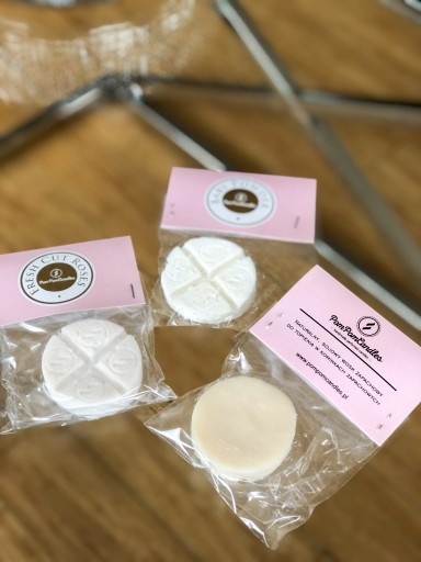 Voňavý sójový vosk PomPom Candles Baby Powder