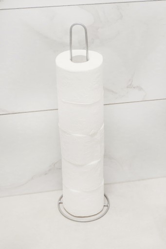 Vysoký kovový stojan na toaletný papier