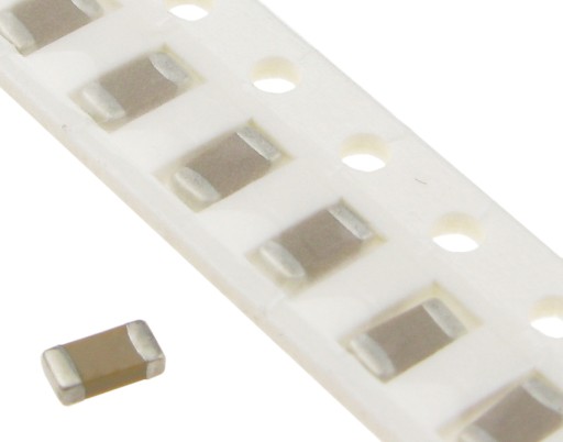 SMD kondenzátor 1206 1nF/50V (25 ks) /4694-25