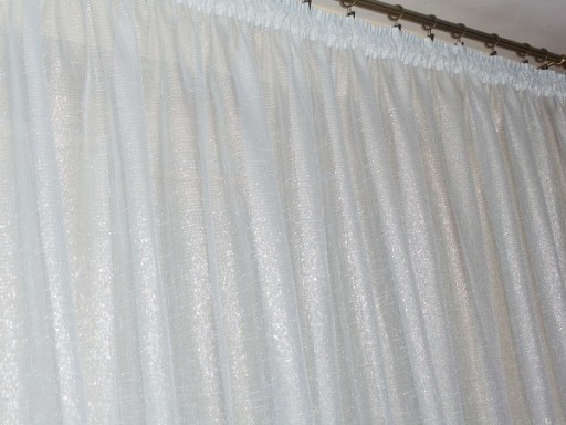 Závesy do obývačky na mieru White Frost Batiste Rain Glamour Modern