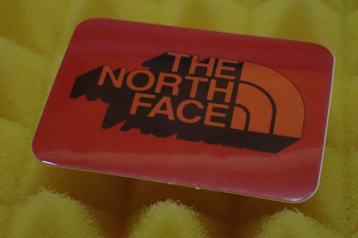 NÁLEPKA NA NÁLEPKU SEVERNÁ FACE 5 x 3,9 cm