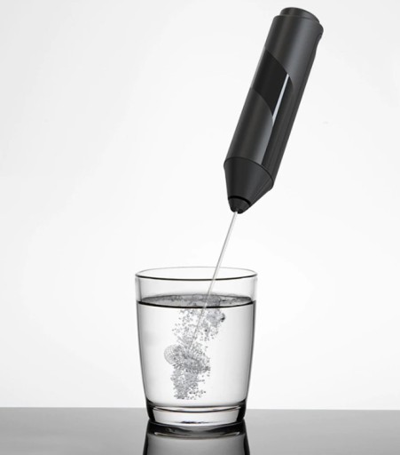 ELEKTRICKÝ RUČNÝ MIEŠAČ NA KÁVOVÉ MLIEČKO S BARISTA STOJANOM