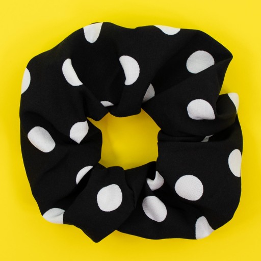 SCRUNCHIES gumička do vlasov s bodkami, ČIERNA