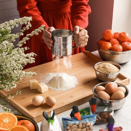 Hrnčekové sitko na múku, práškový cukor s odmerkou 250g, nátierka, kypriace zariadenie