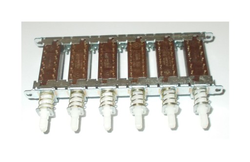 ISOSTAT 12pinový 6x bistabilný nezávislý UNITRA (64