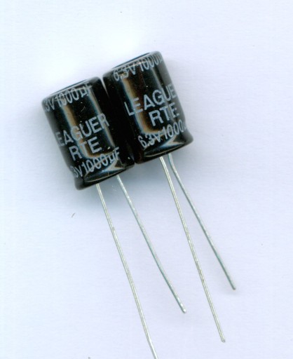 1000uF 6,3V NÍZKY ESR 1000 µF 6,3 V (10 KS) ELEKTROLYTICKÝ KONDENZÁTOR