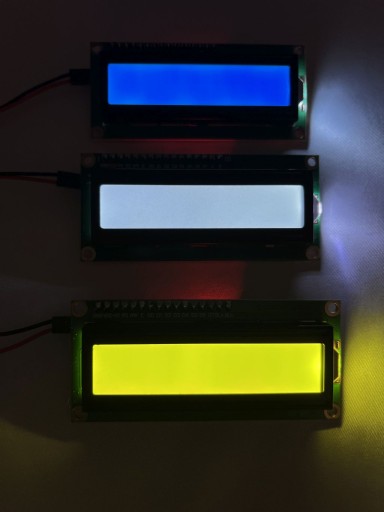 LCD DISPLEJ 1602 2x16 I2C CONVERTER čierne znaky žltozelené pozadie