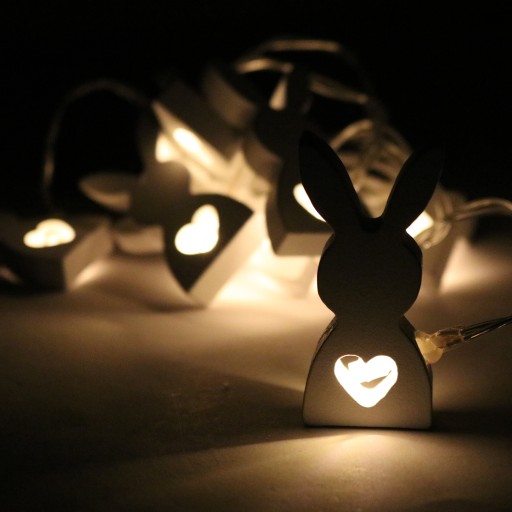 ZAJÍČKY, SVETLÁ VENČICA, BIELE VEĽKONOČNÉ LAMPY