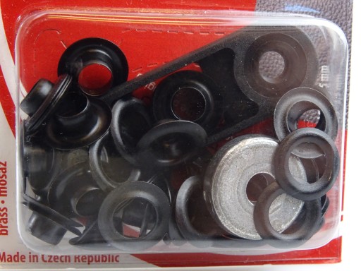 7 mm nerezové očká s čiernym lisom