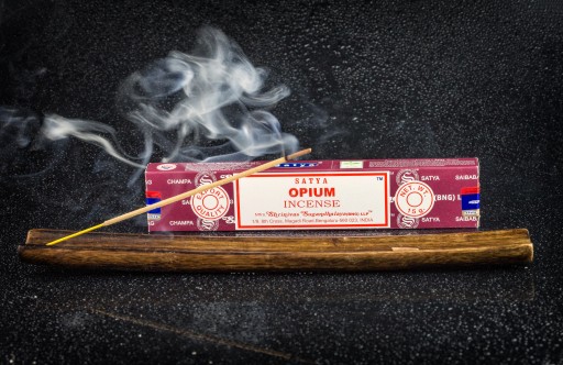 NAG CHAMPA SATYA POLLEN vonné tyčinky 15g Ópium