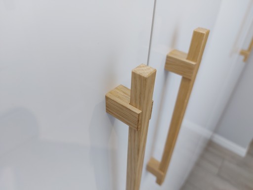 Drevená nábytková rúčka z dubu, dĺžka: 262 mm