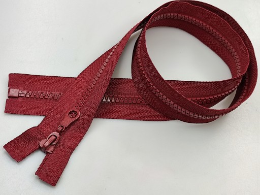 Deliaci zámok # 5 kocka 75 cm bordová