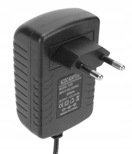 ZÁSUVNÝ ZDROJ 12V 2A DC ZÁSTRČKA 2.1/5.5 240V UNIVERZÁLNA 1M