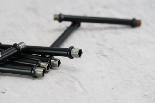 čierna trubková vsuvka M10x1 DIY loft retro lampy 12cm