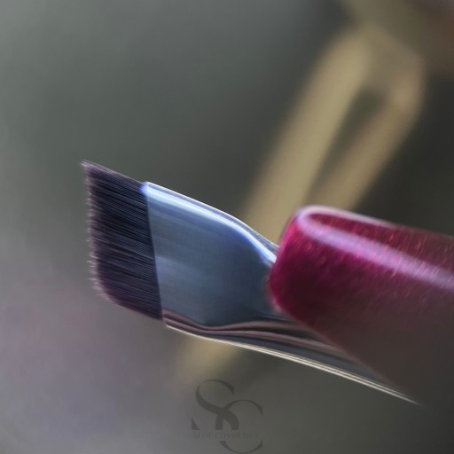 Šikmý štetec na líčenie obočia, očné linky a linky henou od Seol Cosmetics