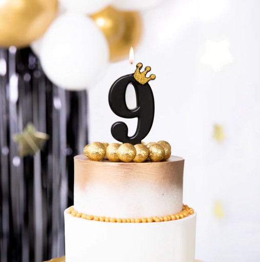 NARODENINOVÁ TORTA SVIEČKA ČÍSLO 9 DEVIŤ DEVIŤ ČIERNA