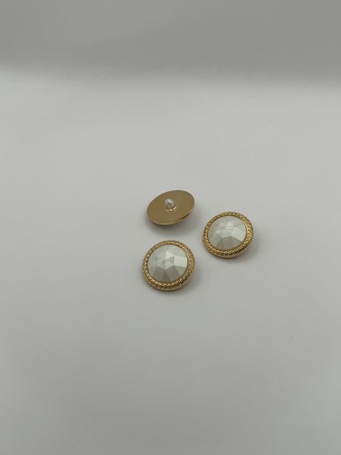 Elegantný gombík, zlatobiely, stred 12mm