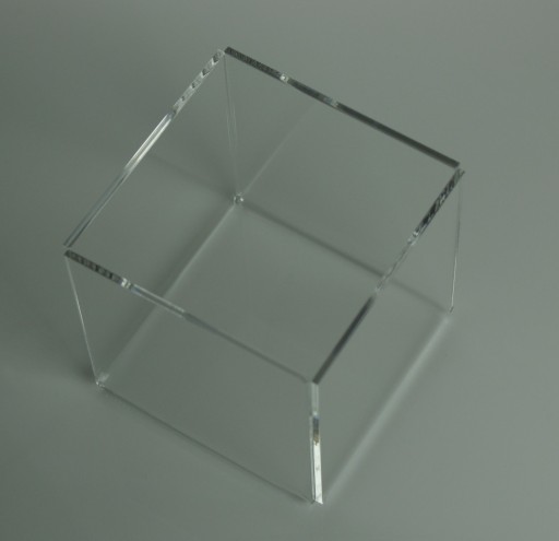 Box Container Organizer vyrobený z priehľadného plexiskla
