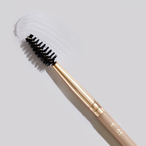 Eveline Cosmetics štetec na obočie a očné linky