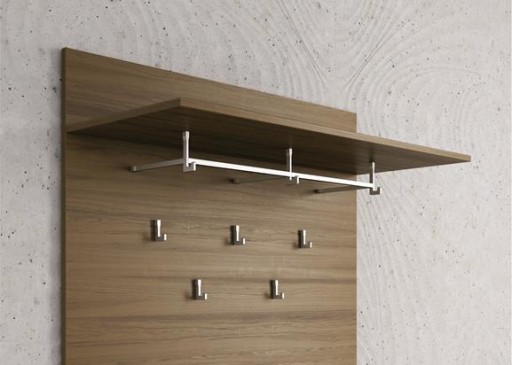 Jediný zlatý nástenný háčik na nábytok