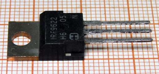 IRF9622 P-MOSFET tranzistor - cena za 3 kusy