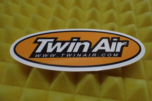 NÁLEPKA TWIN AIR STICKER 11,3 x 4,2 cm