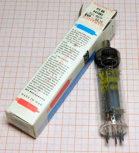 PY88 RFT NOS NIB lampa