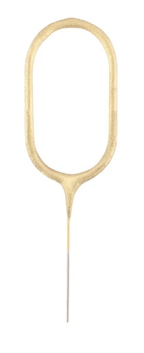 Zlaté prskavky číslo 0 na narodeninových sviečkach na torte Ohňostroj