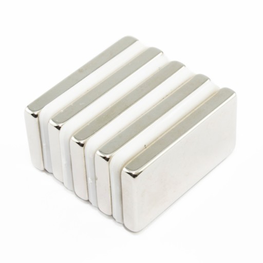 NEODYMOVÝ TANIEROVÝ MAGNET 40x20x5 - 1 KUS VEĽMI PEVNÝ