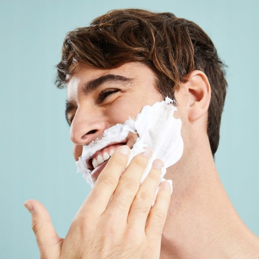 NIVEA Men Fresh Kick pena na holenie 200 ml