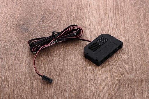 6-BODOVÝ MINI SPLITTER S 2MB ČIERNYM KÁBLOM