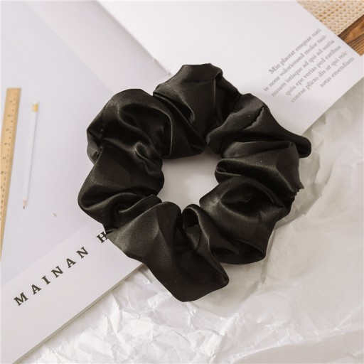 RUB NA VLASY SCRUNCHIE, SATÉN, ČIERNA