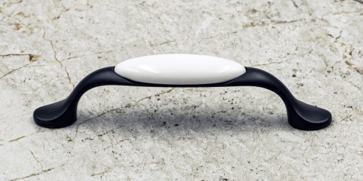 RETRO NÁBYTKOVÁ ÚCHYTKA PORCELÁN KUCHYŇSKÁ SKRIŇOVÁ ÚCHYTKA ZÁSUVKY 96MM