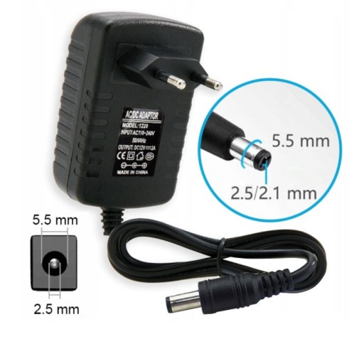AC/DC 12V 2A spínaný zdroj, zástrčka 5,5 / 2,1 mm